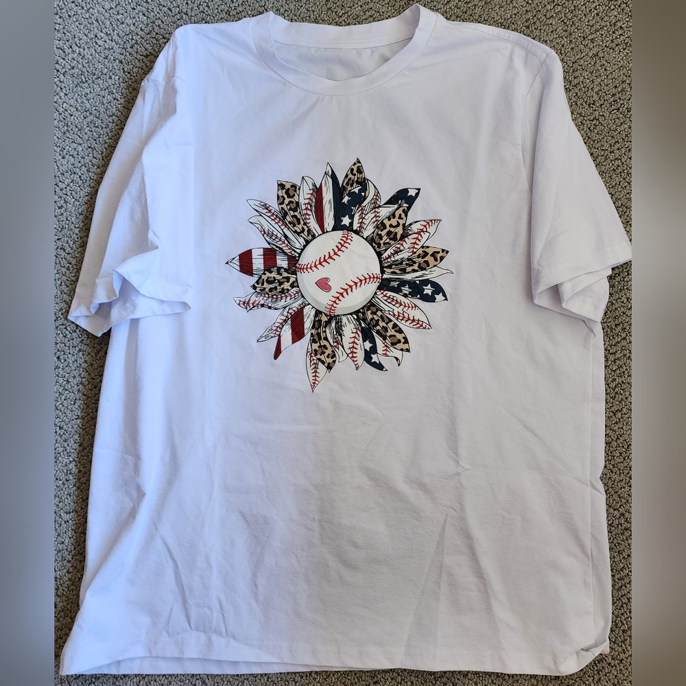 🦋 NWOT Baseball Mama's T-Shirt